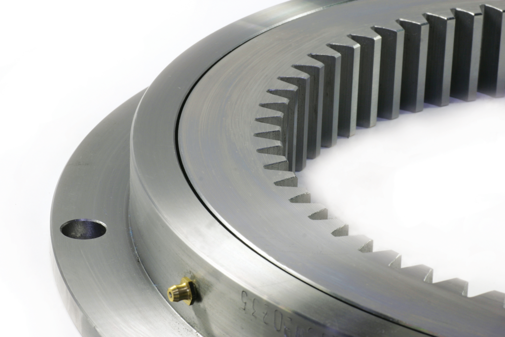 Slewing bearing assembly